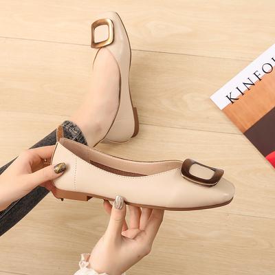 Новые стильные женские туфли на одинарной платформе с металлической пряжкой, повседневная женская обувь без шнуровки с мелким горлышком и квадратным носком, с мягкой подошвой, большой размер, на плоской подошве