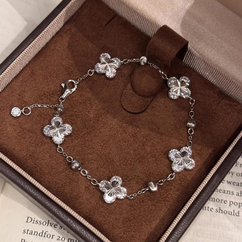 Lucky Clover Jewelry Set Women Red Corundum White Zircon Gold Tone Luxury Minimalist Design