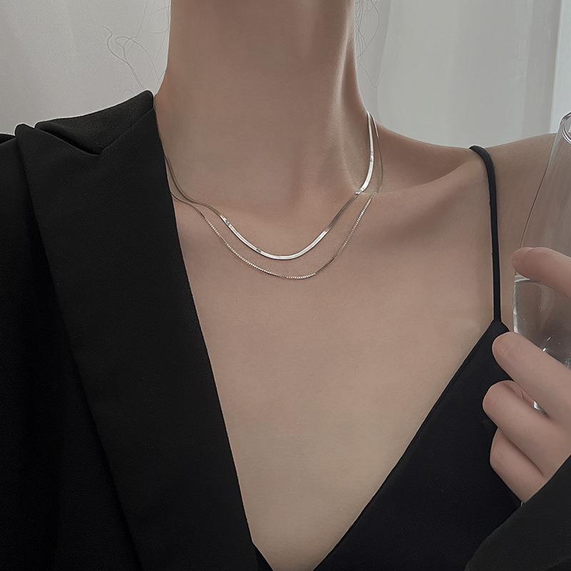 Double Layered Necklace for Women with Light Luxury Temperament and Niche Design for Snake Bone Chain