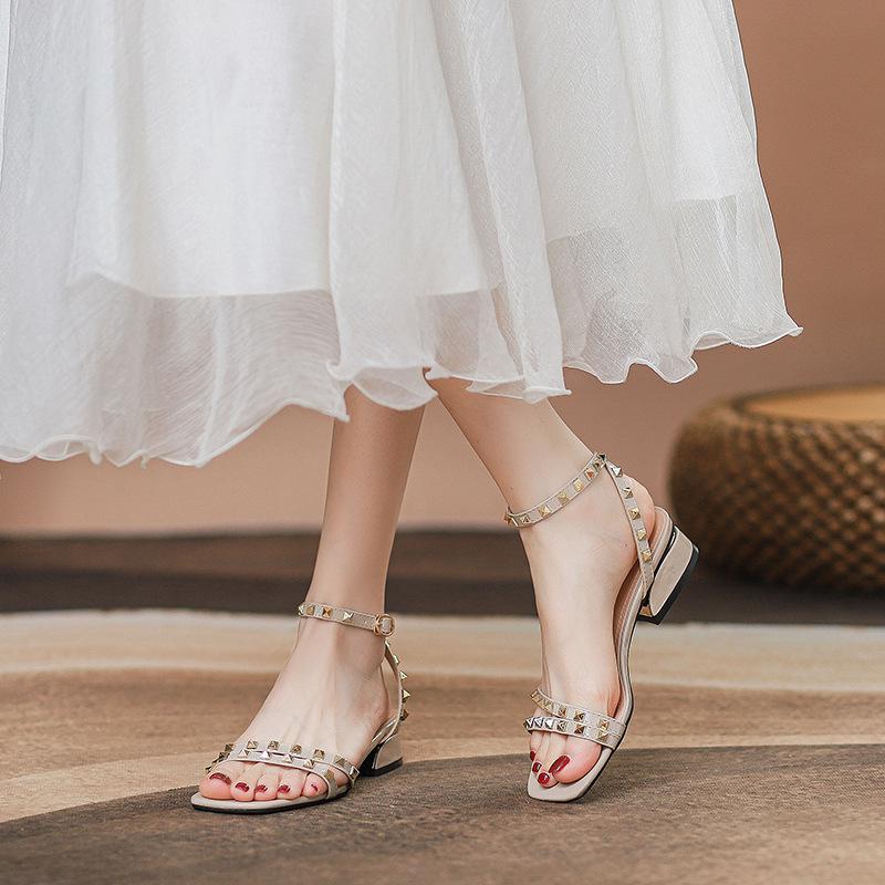 Women Studded Sandals Low Heel Roman Slippers Non Slip Vulcanized Shoes Casual Summer Footwear Hot Sale