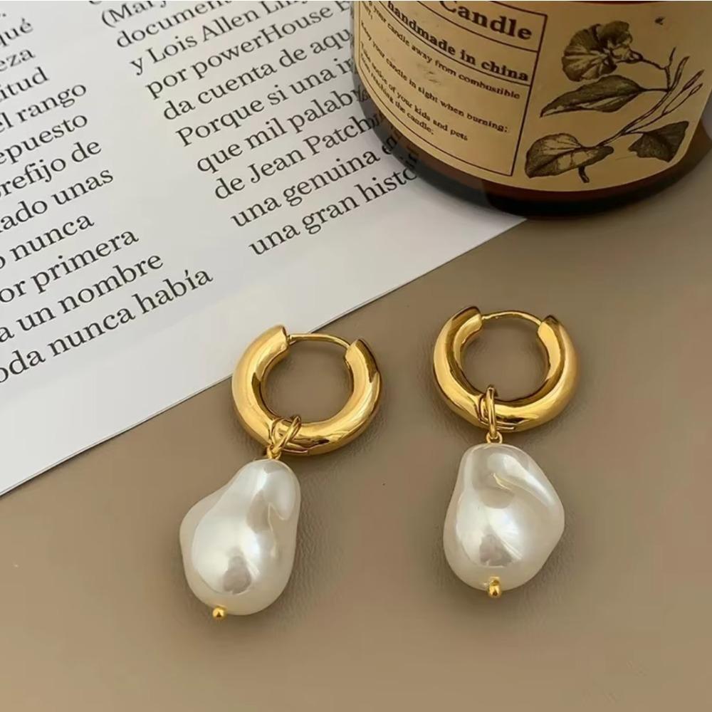 European Baroque Vintage High-end Asymmetrical Gold Color Pearl Earrings for Women Sassy Temperament Elegant Jewelry Party Gifts