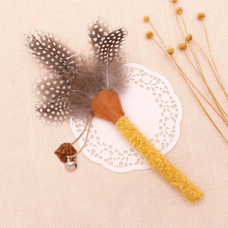 Natural Silvervine Stick Cat Toy With Spotted Feather Bell Interactive Molar Teeth Cleaning Toy for Indoor Kittens and Cats