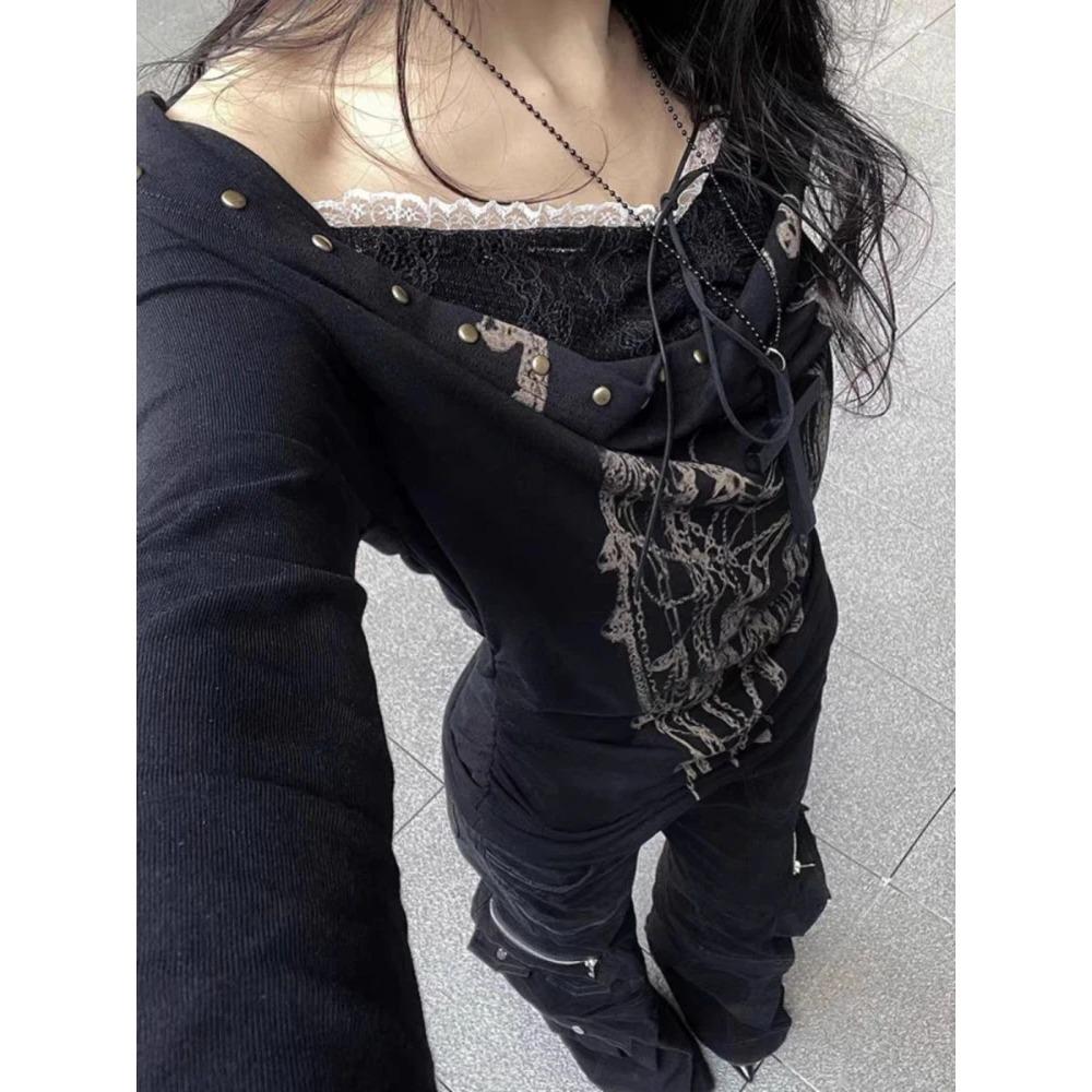 2KWEIRD Gothic Design Retro Long Sleeved Babes T-shirt Y2k Printed Lace Stitch Slim Tops 2000s Black Fashion Fake Two Pieces Tees New