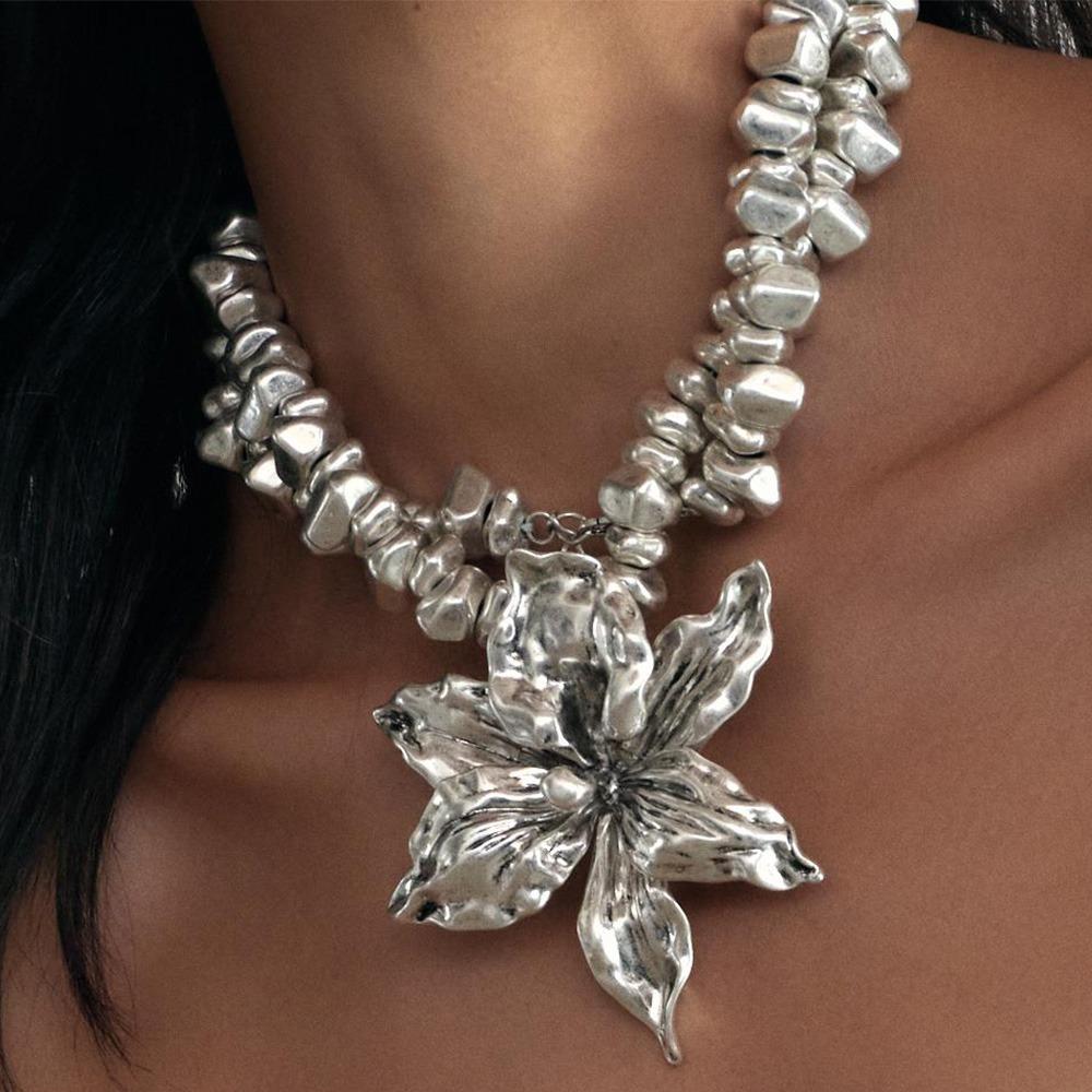 Bohemian Flower Pendant Necklaces Oversize Exaggerated Choker Flower Stone Beaded Necklace Wedding