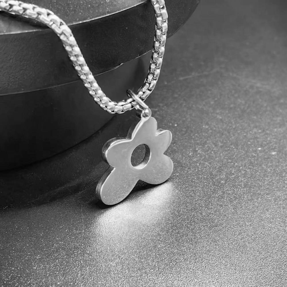 Flower Shaped Hip Hop Necklace Stainless Steel Choker Chain Necklace  Rapper Fan Gift