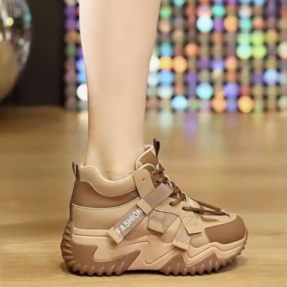 Папины кроссовки повседневные универсальные осенние новые на толстой подошве увеличивающие рост высокие маффины спортивные маленькие женские туфли