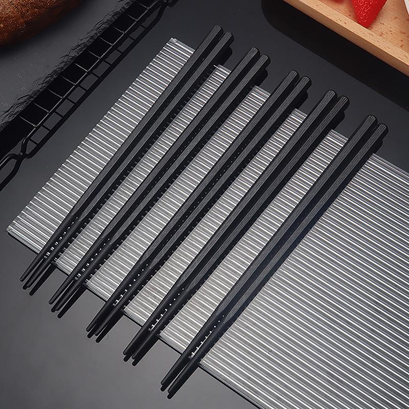 1 Pairs Alloy Chinese Chopsticks Food Japanese Sushi Sticks Reusable Non Slip Dishwasher Safe Bamboo Shape Food Grade Chopsticks