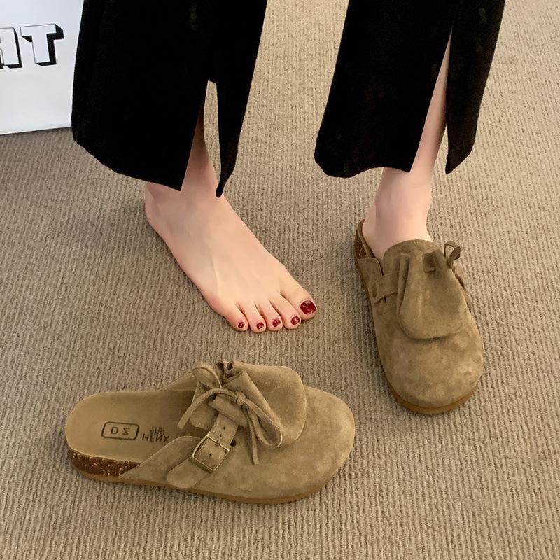 Ленивая женщина в Баотоу в ретро-туфлях Lazy Boken весной и летом