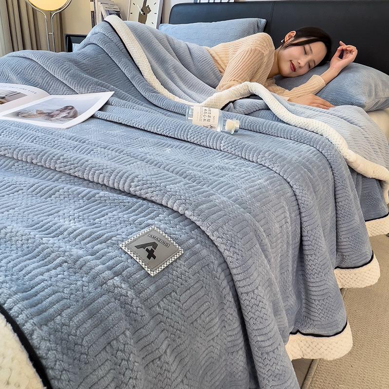 Двухслойное одеяло из кораллового флиса Golden Turtle - толстое, теплое покрывало для дивана