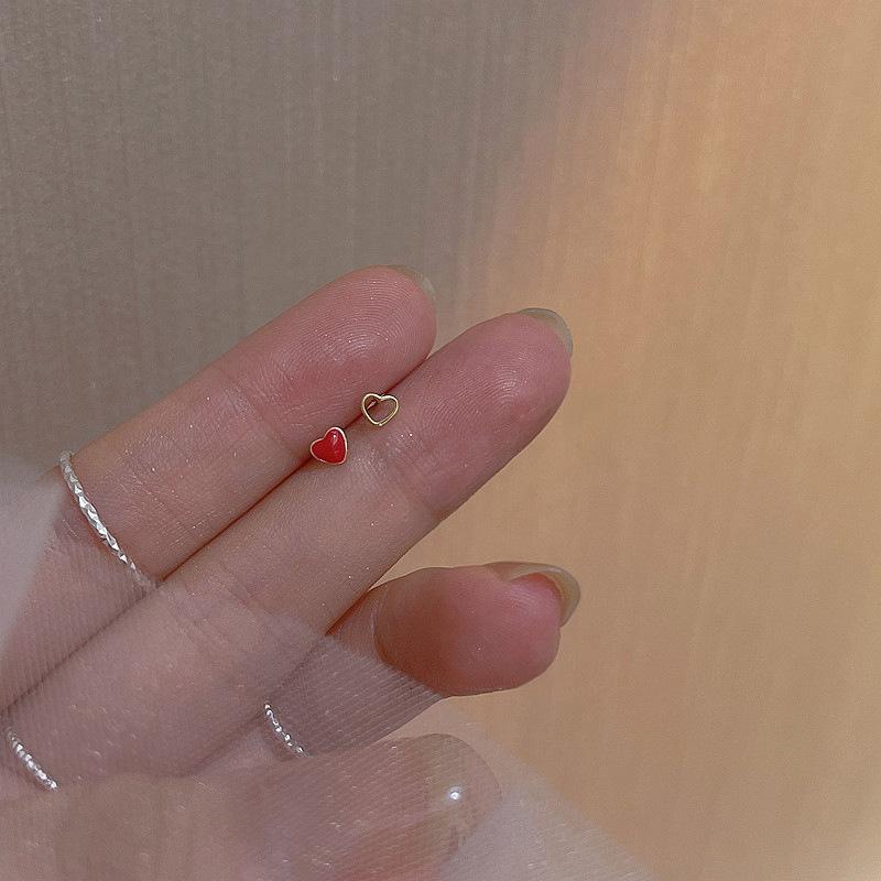 Asymmetrical Love Stud Earrings Light Luxury Niche Design Sense Hollow Heart Earrings Temperament Earrings