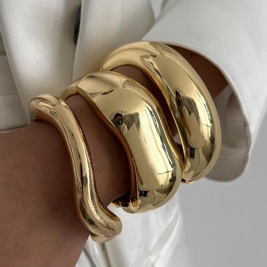 Earring Display Stand with 48 Hooks Earring Display Holder for Vendors 360 Degree All-Round Display Necklaces Bracelets