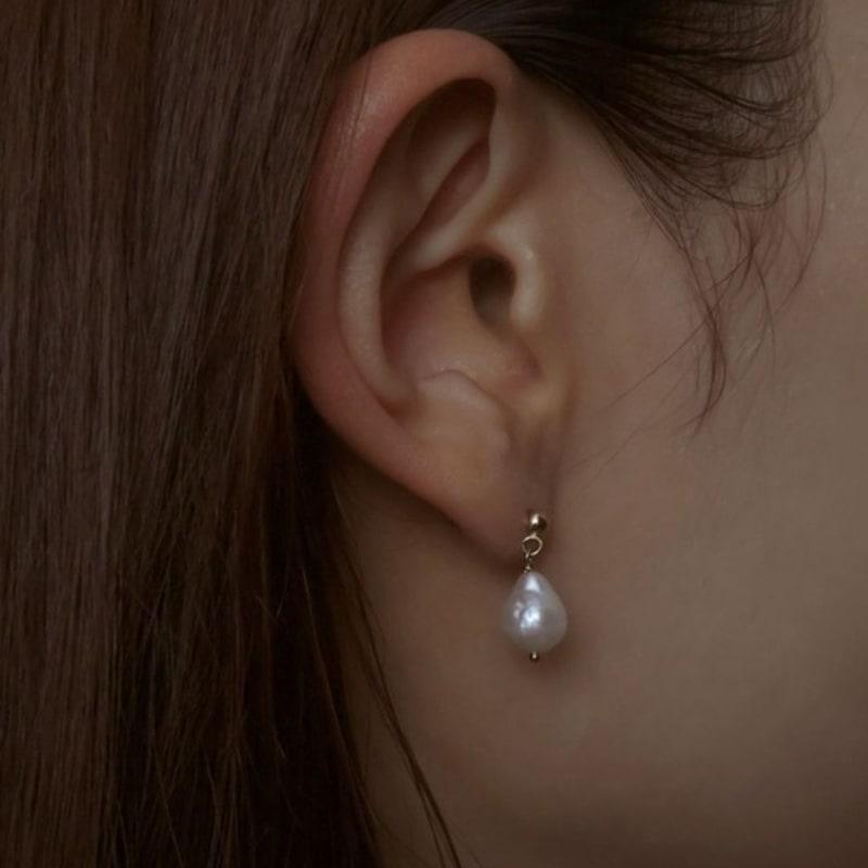 Aube de moi 14K Ball Pearl Drop Earring