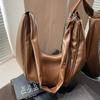 Large Capacity Fashion Messenger Bag New Shoulder Bag Temperament Underarm Bag Leisure Bag