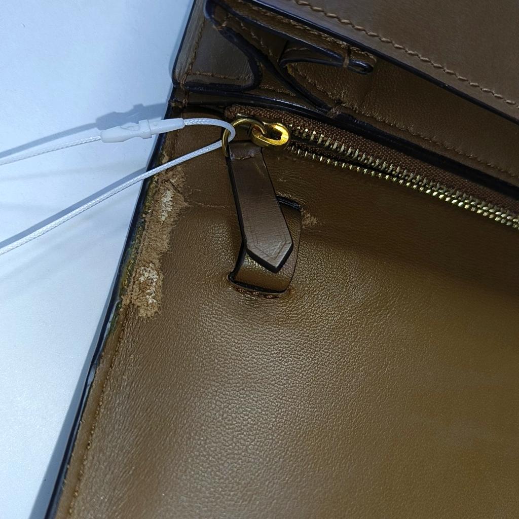 [Pre-Owned] Classic Box Gold Buckle Polished Calfskin Tofu Square Crossbody Shoulder Bag Medium - Fair #1PD4JS8