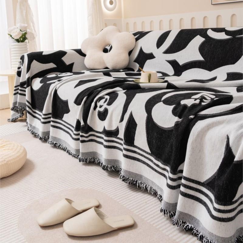 Modern Throw Camping Picnic Blanket MAT Camellia Sofa Cover Mat Throw Blanket Living Room Three Seats Sofa Position