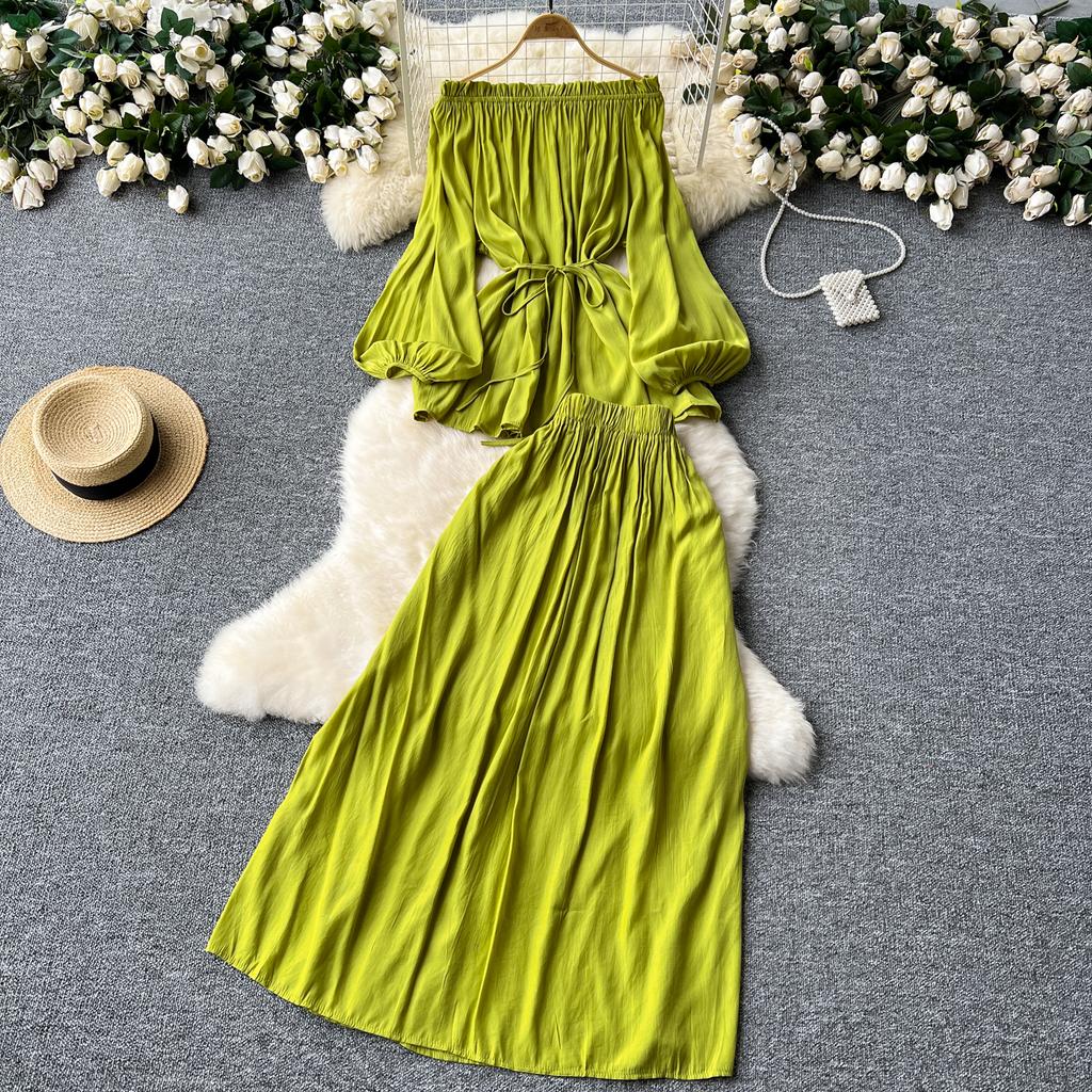 Нежный женский комплект из двух предметов: топ с открытыми плечами и вырезом-лодочкой, длинный рукав, приталенный топ + юбка с завышенной талией и широким подолом