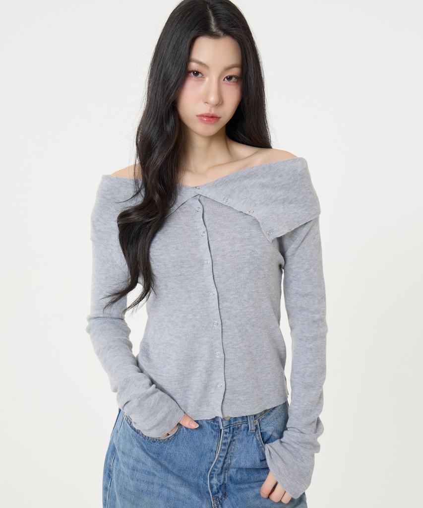 UNKNOWN PLANET Ring Snap Off-Shoulder Long Sleeve Knit Top Gray
