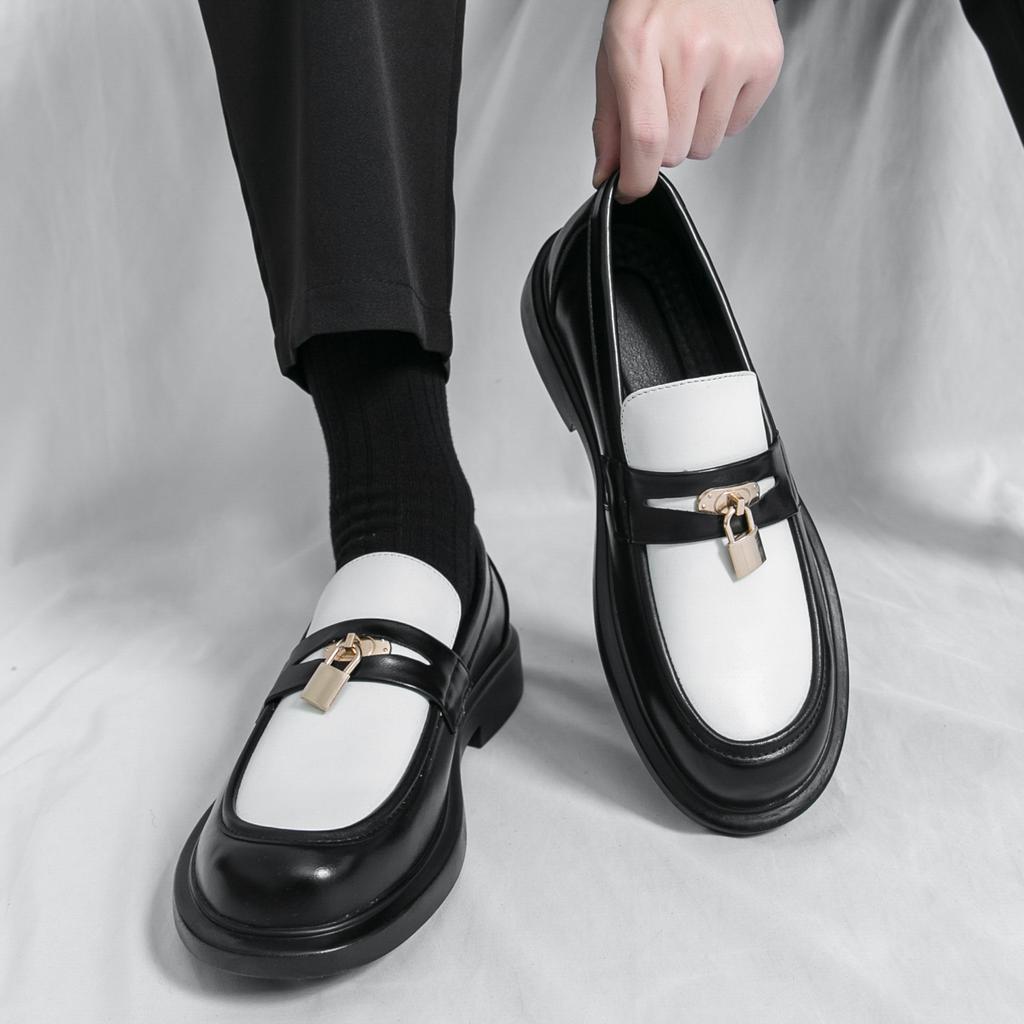 Мода 2025 Мужские лоферы с металлической застежкой, кожаные слипоны, модная деловая повседневная обувь, нескользящая подошва, удобная обувь для вождения