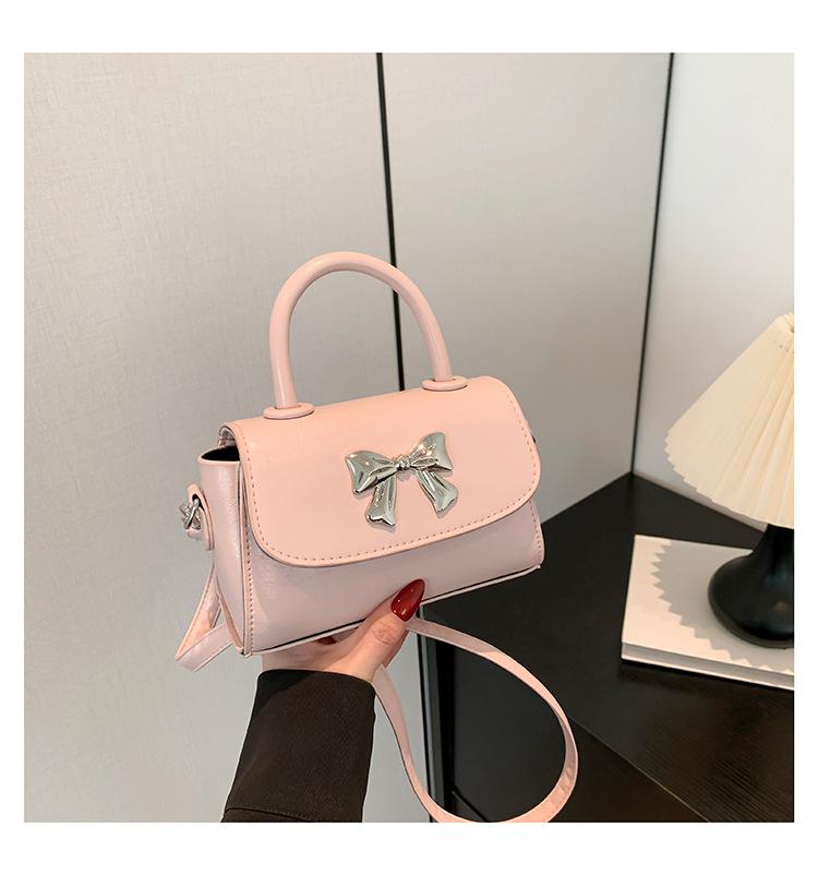 Новая сумка женская 2024 года красивая индивидуальная летняя сумка через плечо повседневная модная портативная маленькая квадратная сумка