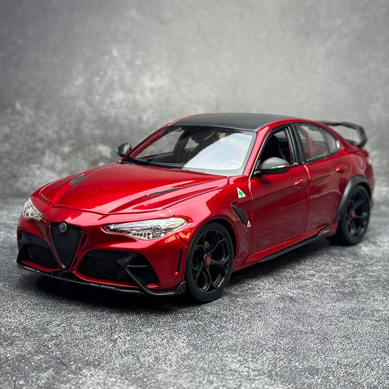 Ббураго 1:18 Альфа Ромео Джулия Гтам Спортивный Автомобиль из Сплава Модель Металлические Транспортные Средства Модель Автомобиля Высокая Симуляция Коллекция Детская Игрушка Подарок