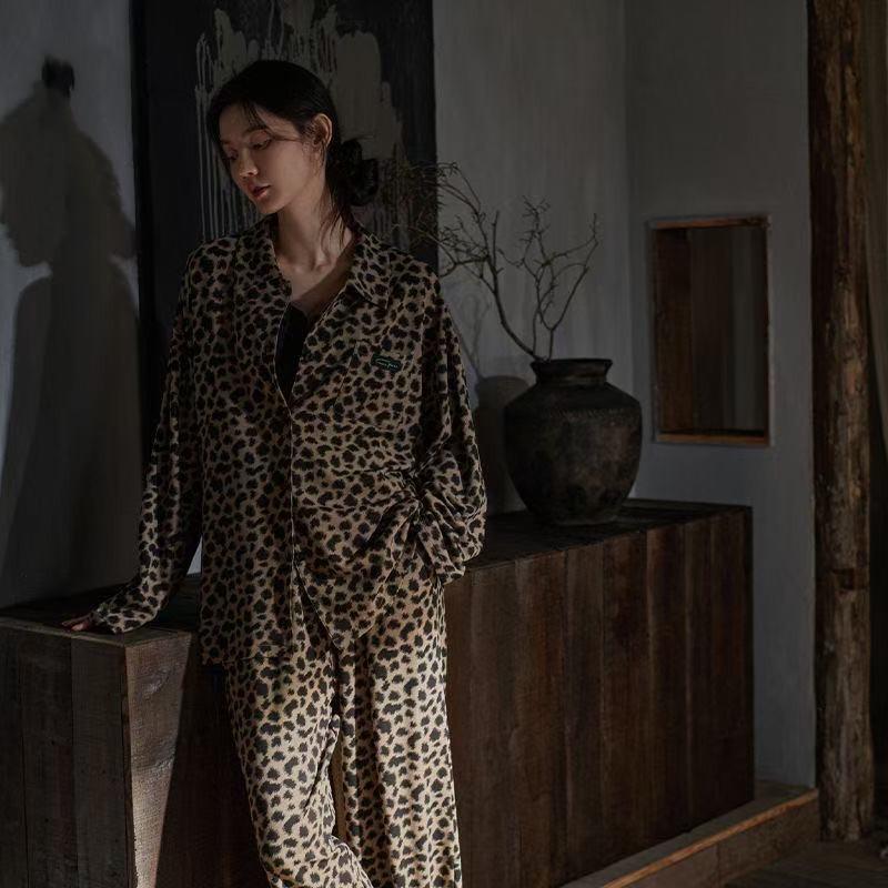 Женский пижамный комплект с подкладкой против выпирания: Комплект с длинным рукавом и брюками, повседневный расслабленный стиль для весны-зимы