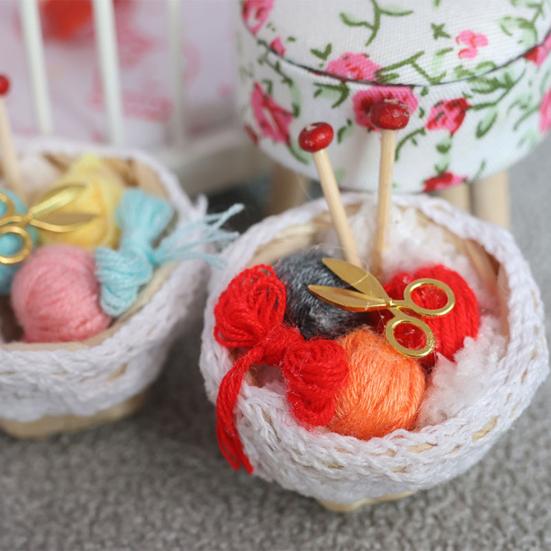 Модель инструмента для вязания, красочная миниатюрная бамбуковая корзина, плетеный шарик из пряжи, украшение для кукольного домика, украшения