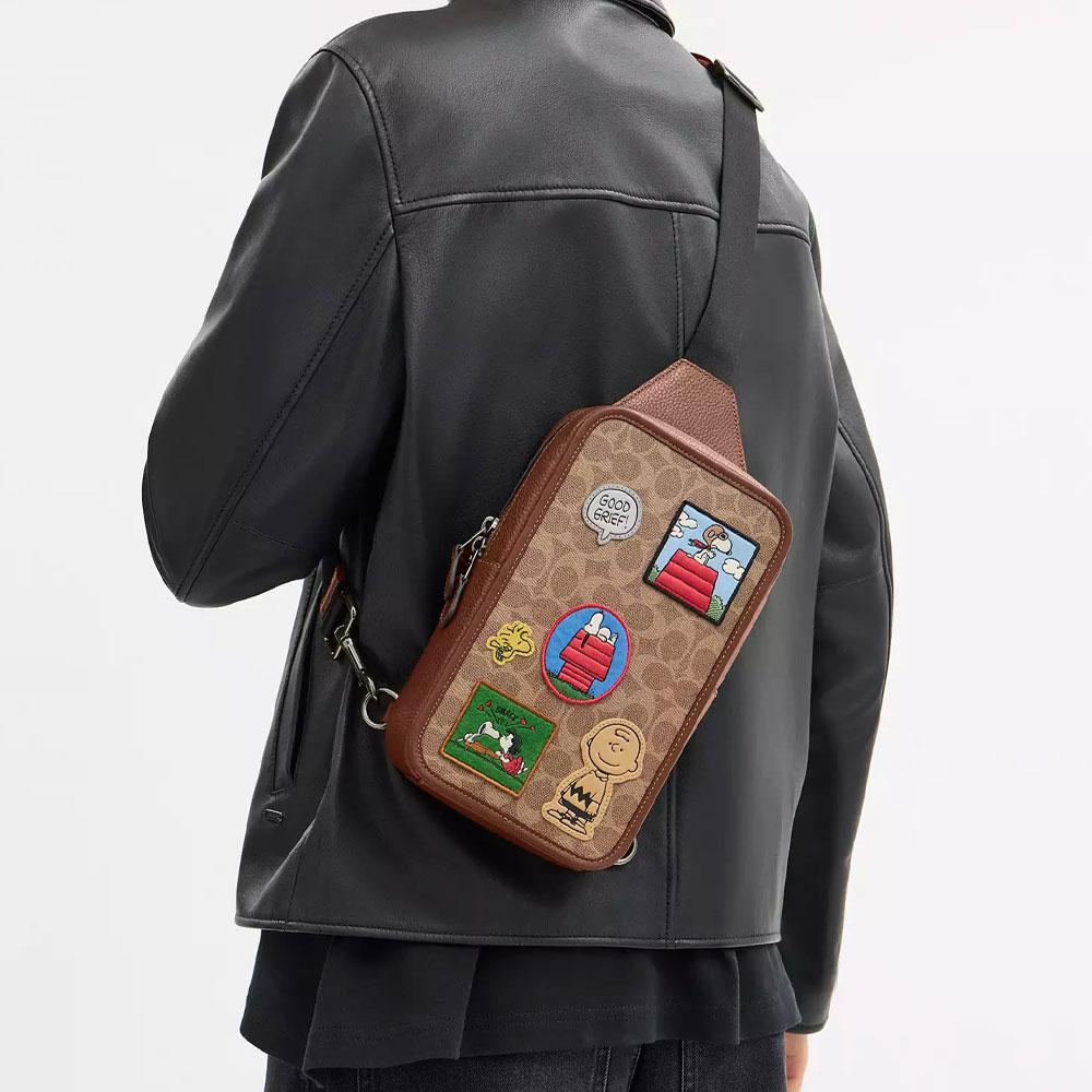 Coach Peanuts Sullivan 27 Pack Signature Patch Smooth Calfskin Chest Bag Large Men Chest Bag Brown CBI43-QBTAM