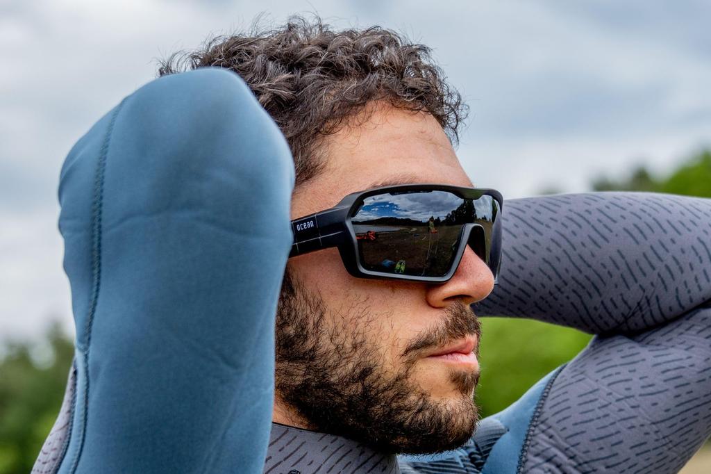 OCEAN CHAMELEON Плавающие УФ-очки с перерабатываемой сменной оправой, матовые черные дымчатые, защита, материалы и ремешок, (Поляризованные линзы),