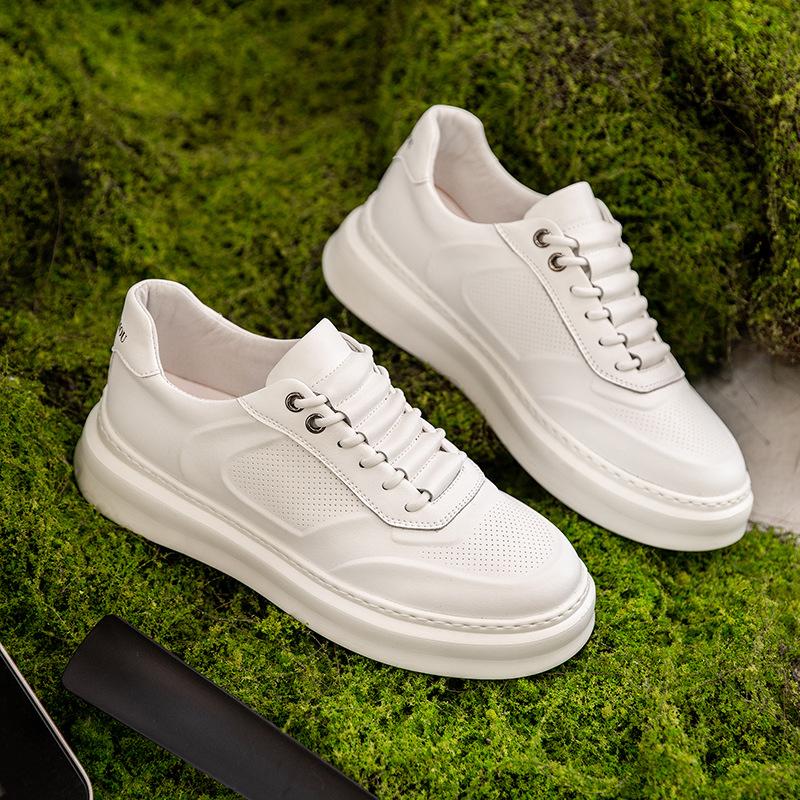 2024 Дизайнерская обувь для мужчин Повседневная обувь из натуральной кожи Белые дышащие плоские кроссовки для скейтбординга Уличные крутые кроссовки на шнуровке