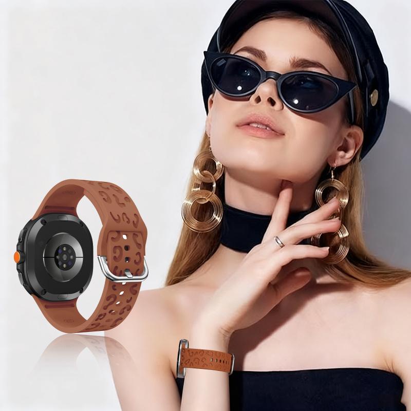 Силиконовый спортивный ремешок с леопардовым принтом для Samsung Watch8 Classic (40/44/46мм) Дышащая, влагостойкая раскладывающаяся застежка