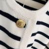 Золотая пряжка, контрастная полоска, круглый вырез, небольшой ароматный стиль, вязаный кардиган, женский весенне-осенний французский свободный короткий внешний свитер, куртка
