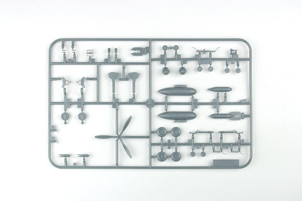 PLATZ 1/48 WWII Japanese Navy Zero Fighter Type 21, 1st Air Squadron (Aircraft Carriers Akagi/Kaga) Plastic Model AE-35 (Airplane)