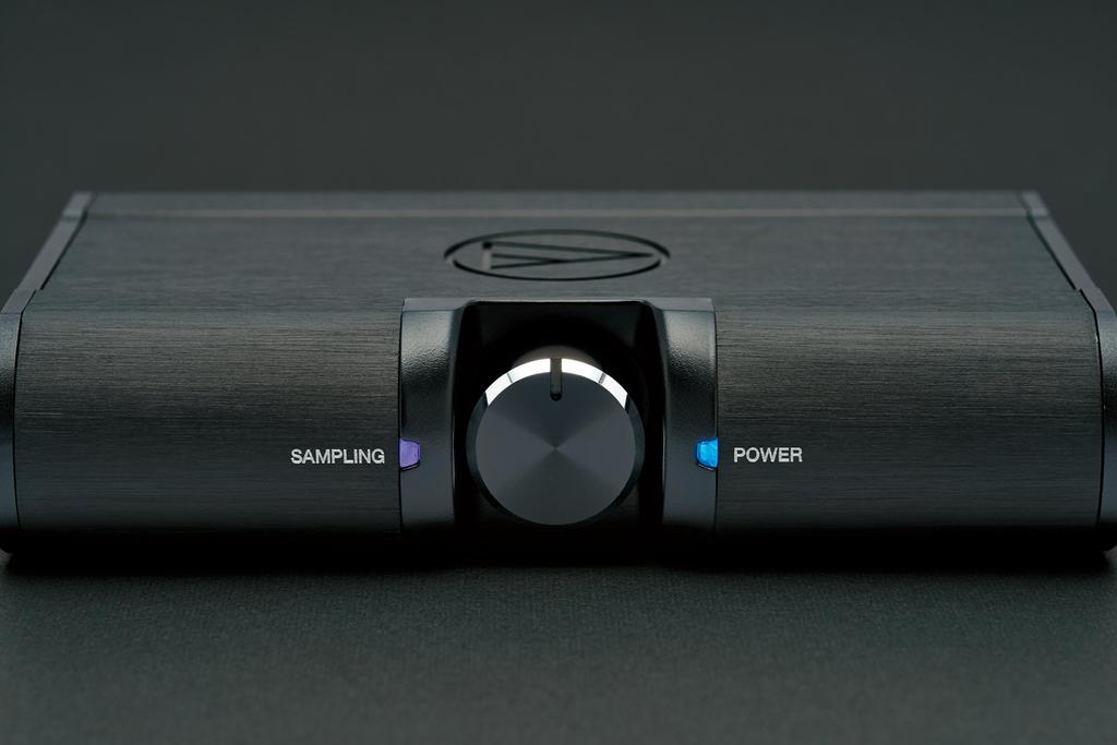 Портативный усилитель для наушников совместимый с источниками звука высокого разрешения audio-technica AT-PHA100