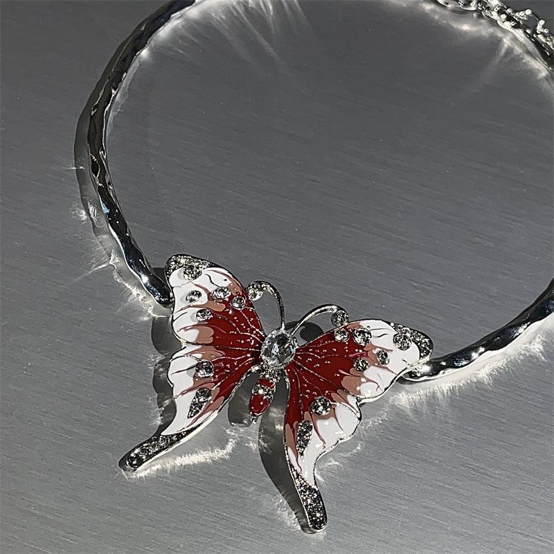 Ожерелье на ключицу «Фиолетовая бабочка» — Элегантный женский чокер с роскошным дизайном, издание 2025 года