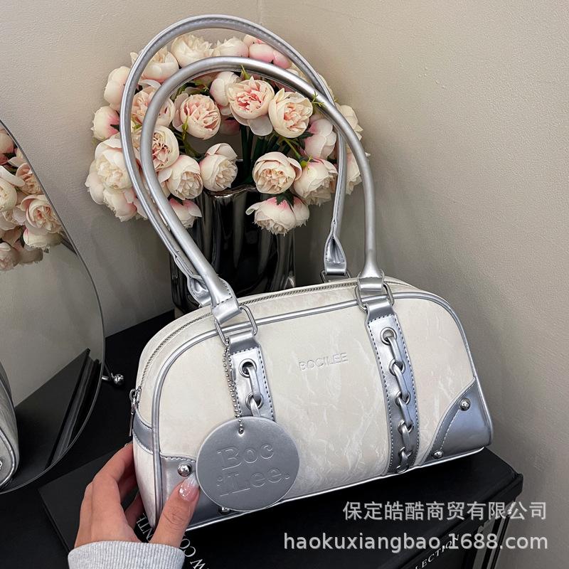 Premium bag women 2025 new fashion explosion pillow bag large capacity commuting versatile hand carry shoulder bag