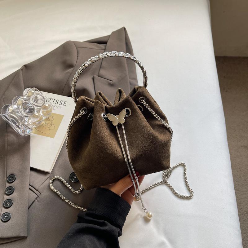 Премиальная сумка-ведро на цепочке Новая женская повседневная бархатная портативная темпераментная сумка-мессенджер для通勤