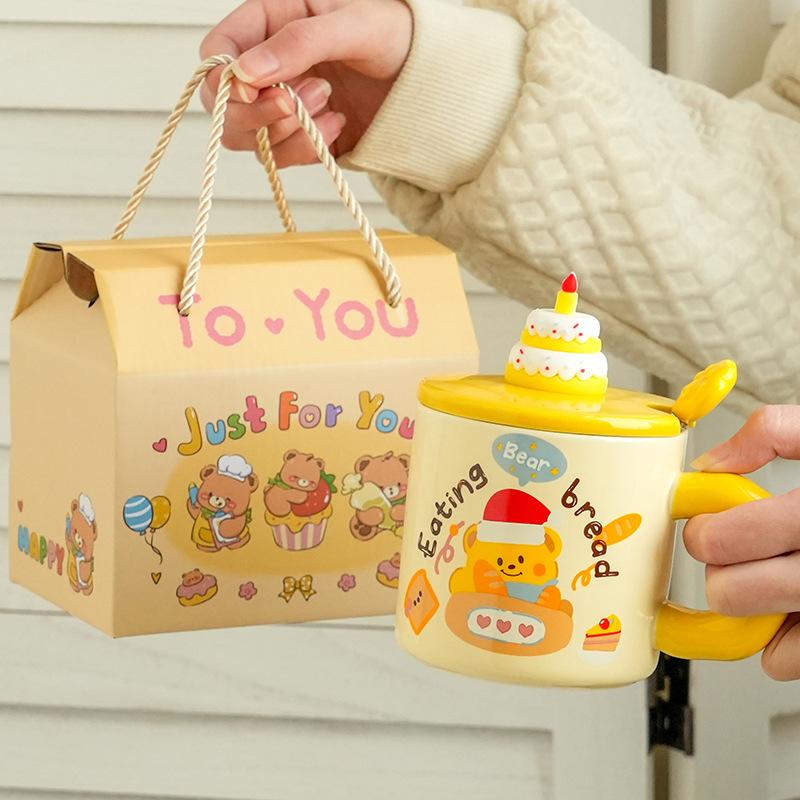 Креативная мультяшная керамическая кружка с медведем, с крышкой и ложкой, бытовая, для кофе, для пары, для воды, подарочная коробка высокой ценности