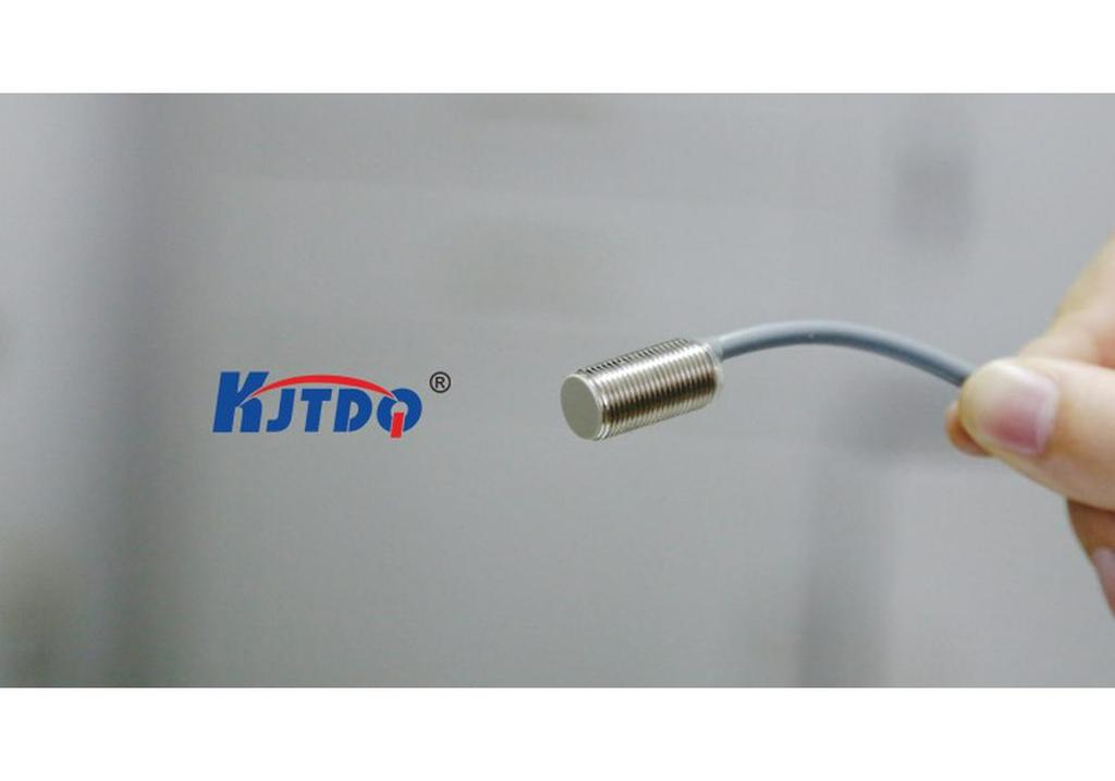KJTDQ M8*18 Ultra-short PNP Proximity Sensor, DC, Three-wire, Normally Open Switch