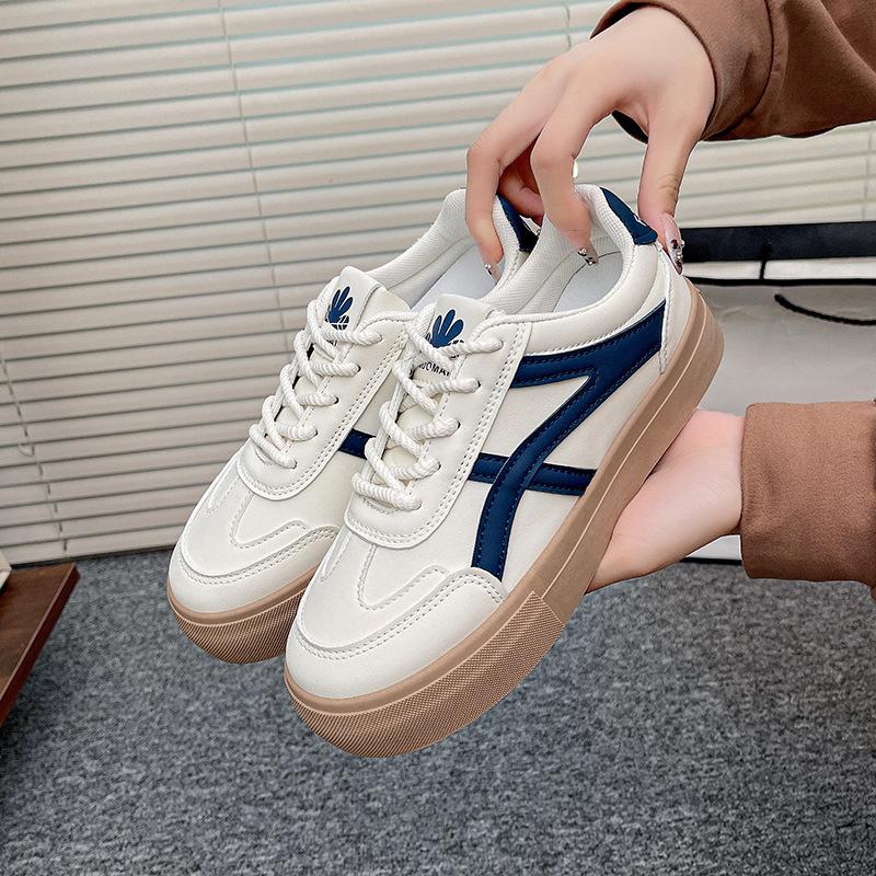 Классические весенне-осенние маленькие белые туфли для внешней торговли 2025 новые легкие на толстой подошве, простые и красивые повседневные универсальные модные женские туфли