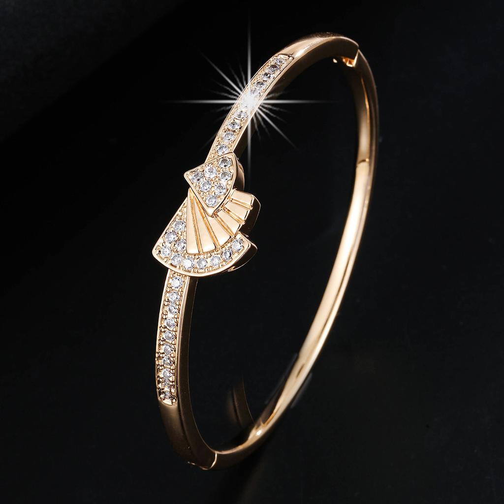 Новый модный простой элегантный дизайн с микро-инкрустацией цирконом и нишевым браслетом для подруги