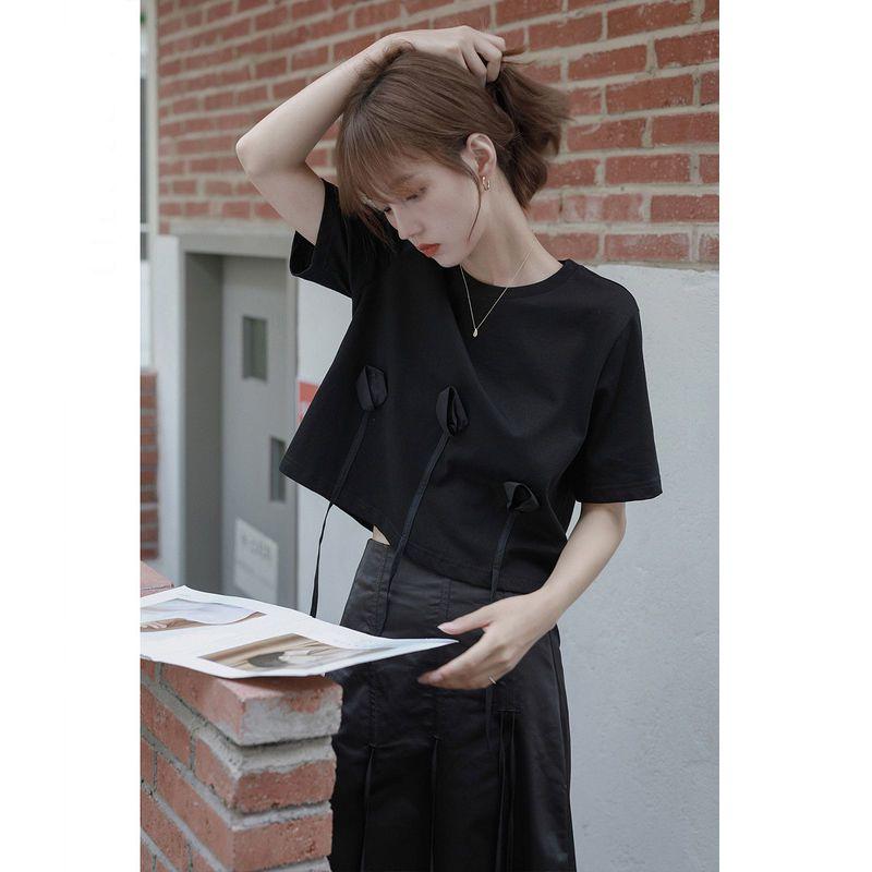 Футболка с короткими рукавами и трехмерным цветочным узором для женщин, летний дизайн, уникальный универсальный однотонный топ