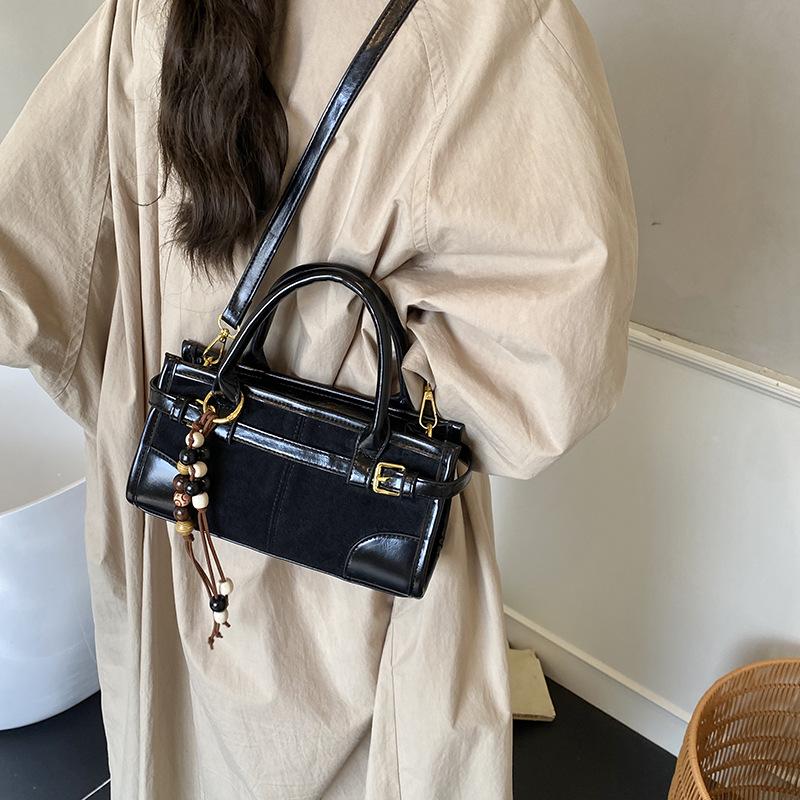 Ретро матовая маленькая сумка женская 2025 новая универсальная сумка-мессенджер осень-зима популярная сумочка для выхода маленькая сумка