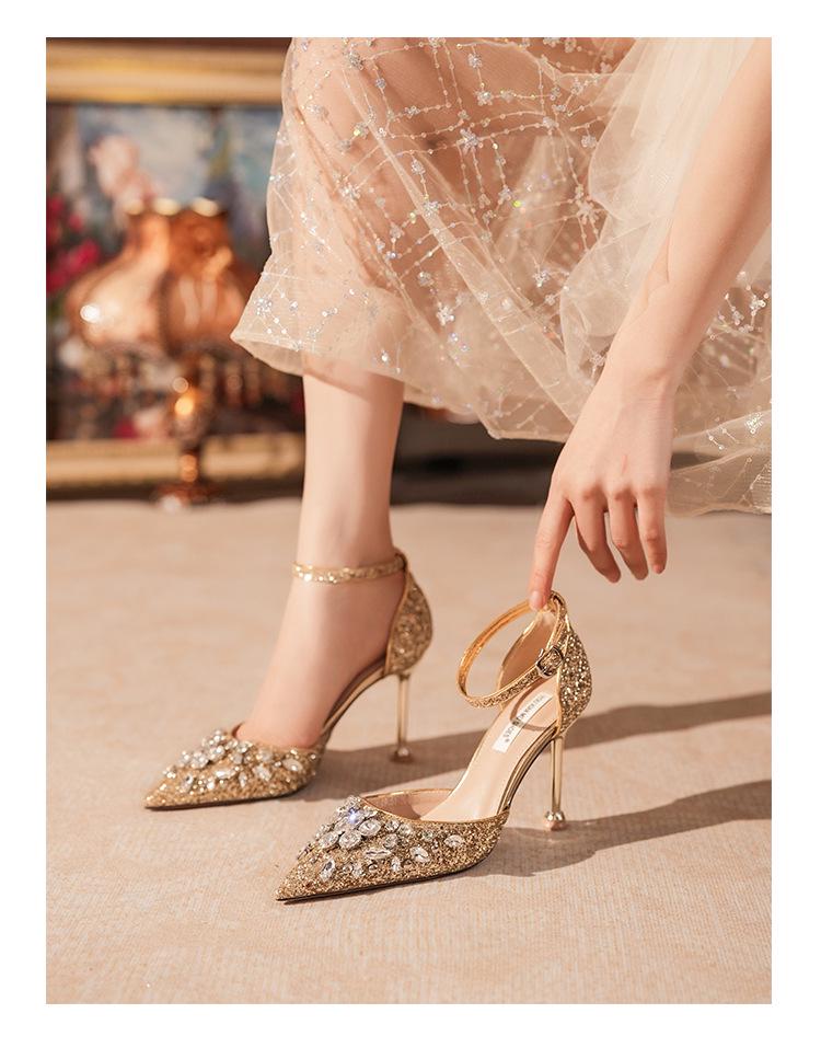 Элегантные туфли на высоком каблуке с блестками и одним ремешком со стразами – Идеально подходят для свадеб и банкетов