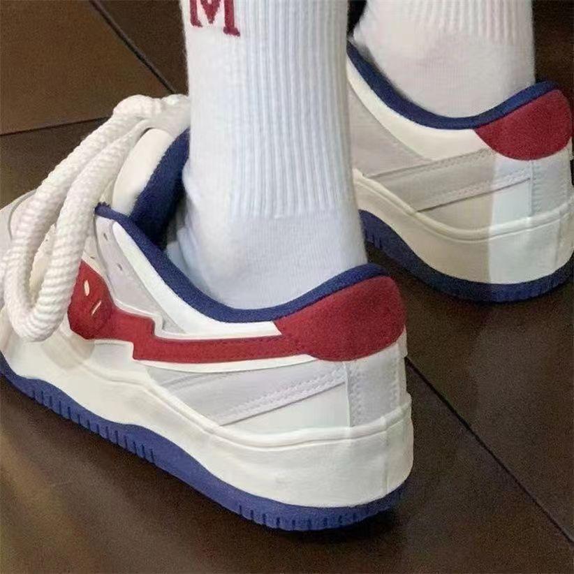 Весенне-осенние туфли-хлебцы в американском ретро-стиле в гонконгском стиле, женские универсальные студенческие белые туфли на платформе, нишевый дизайн, оригинальные кеды для женщин