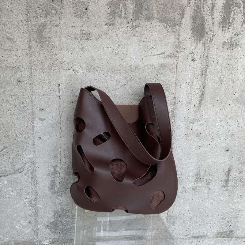 Необычная сумка через плечо с вырезом, женская нишевая дизайнерская сумка для поездок на работу, большая вместимость, новая ретро-сумка-тоут в стиле ретро для женщин