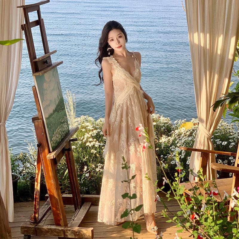 Женские летние кружевные длинные платья с открытой спиной и бретельками