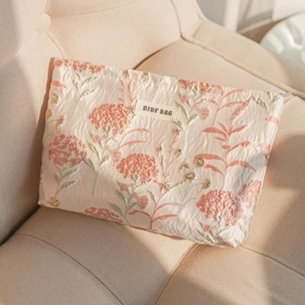 New Large Capacity Makeup Bag Floral Embroidered Cream Color Cosmetic Bag Zipper Toiletries Skincare Storage Bag Women