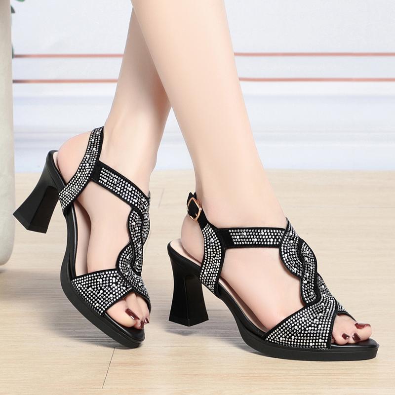 Модные сандалии AIYUQI Женские 2025 Новые Модные Летние Сандалии Женские С Открытым Носком Стразы Высокий Каблук Римские Туфли Женские