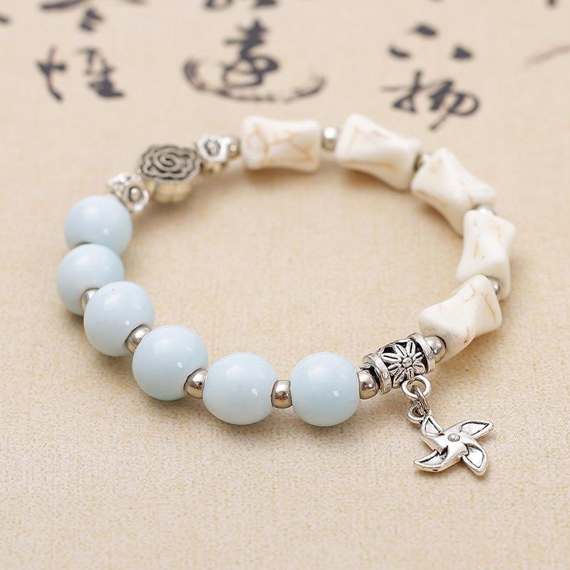 Подвеска в виде бабочки, эластичный браслет, цветной стеклянный браслет с бусинами для женщин и девочек, простой браслет, ювелирные изделия, подарки