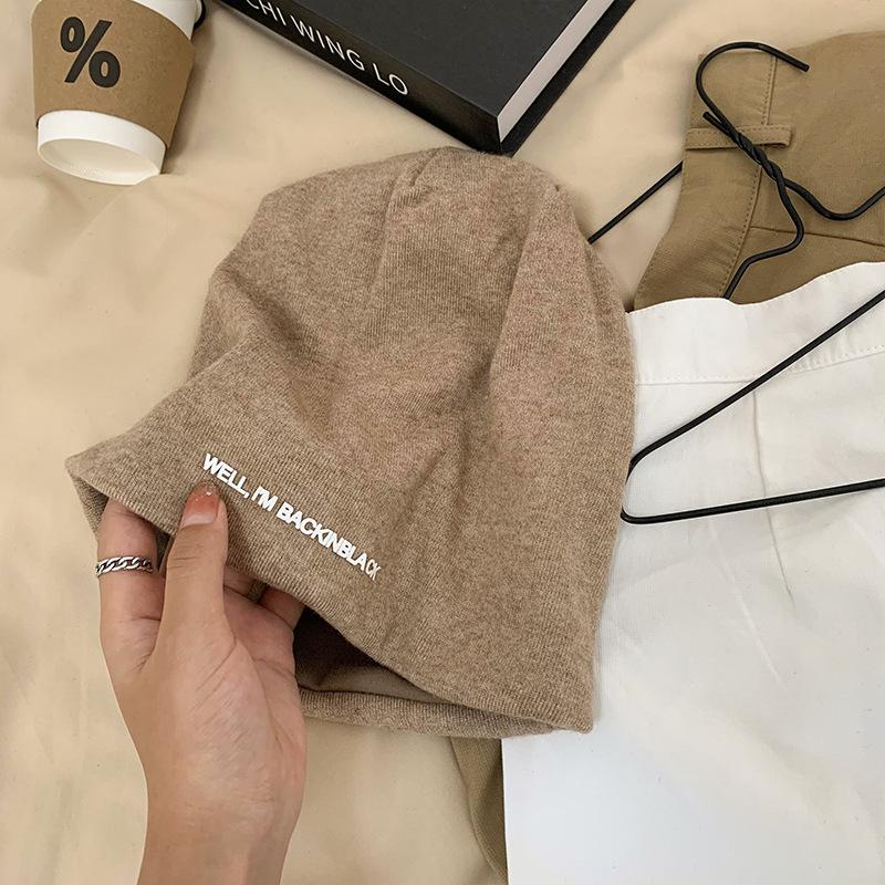 Letter Black Stack Hat Women'S Autumn And Winter Japanese Leisure Big Head Circumference Showing Face Small Bag Head Cold Hat Warm Confinement Hat